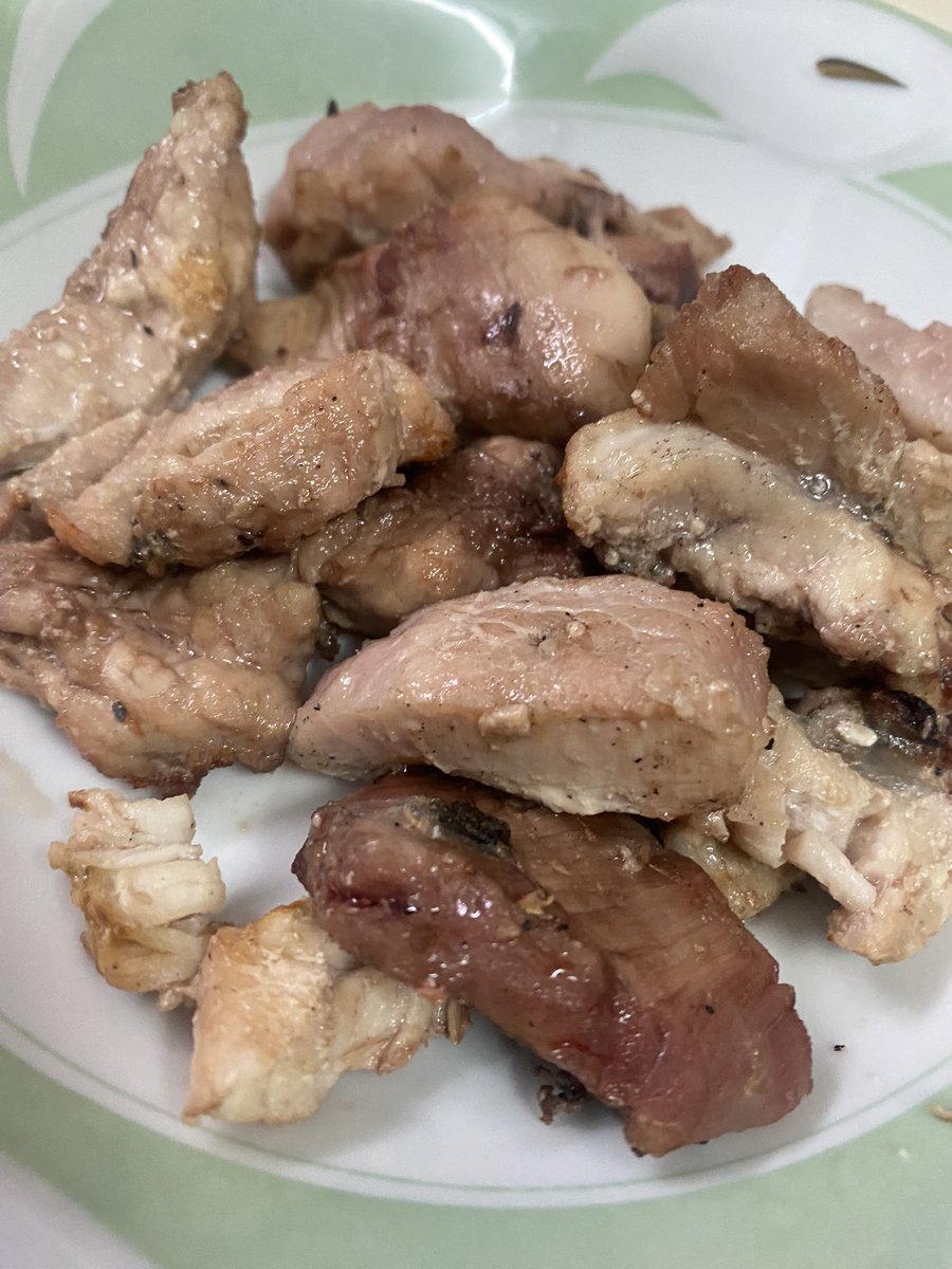 a4444888's tweet photo. 久しぶりに
ウミガメの肉を頂きました🙏
刺身がとても美味い！！

命に感謝🙏 https://t.co/XGuGlinD94