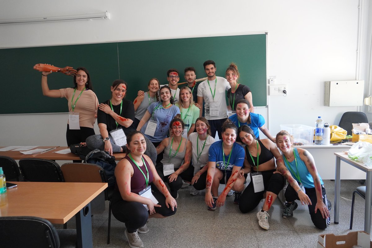 cidefib's tweet photo. ¡El simulacro del  viernes sigue muy presente! Una experiencia muy intensa para los alumnos del Máster de Cuidados Enfermeros al Paciente Crítico.

Gracias al @SAMU061IB  y a Bombers de Palma por ayudarnos a hacerlo tan real y por vuestra implicación, profesionalidad y cercanía. https://t.co/WDVQbp5QPC