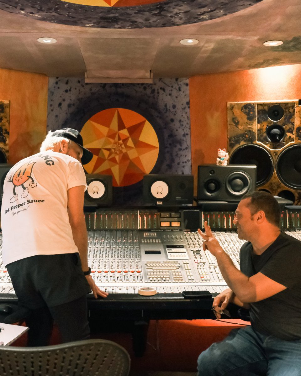 Create Define Release (@its_cdr) on Twitter photo Last month we hosted Out The Box (OTB) at <a href="/Strongroom/">Strongroom</a> with mix engineer Drew.
We’ll be back at Strongroom Studios soon. Sign up to CDR’s newsletter to get involved in the next cohort. Last month we hosted Out The Box (OTB) at <a href="/Strongroom/">Strongroom</a> with mix engineer Drew.
We’ll be back at Strongroom Studios soon. Sign up to CDR’s newsletter to get involved in the next cohort.