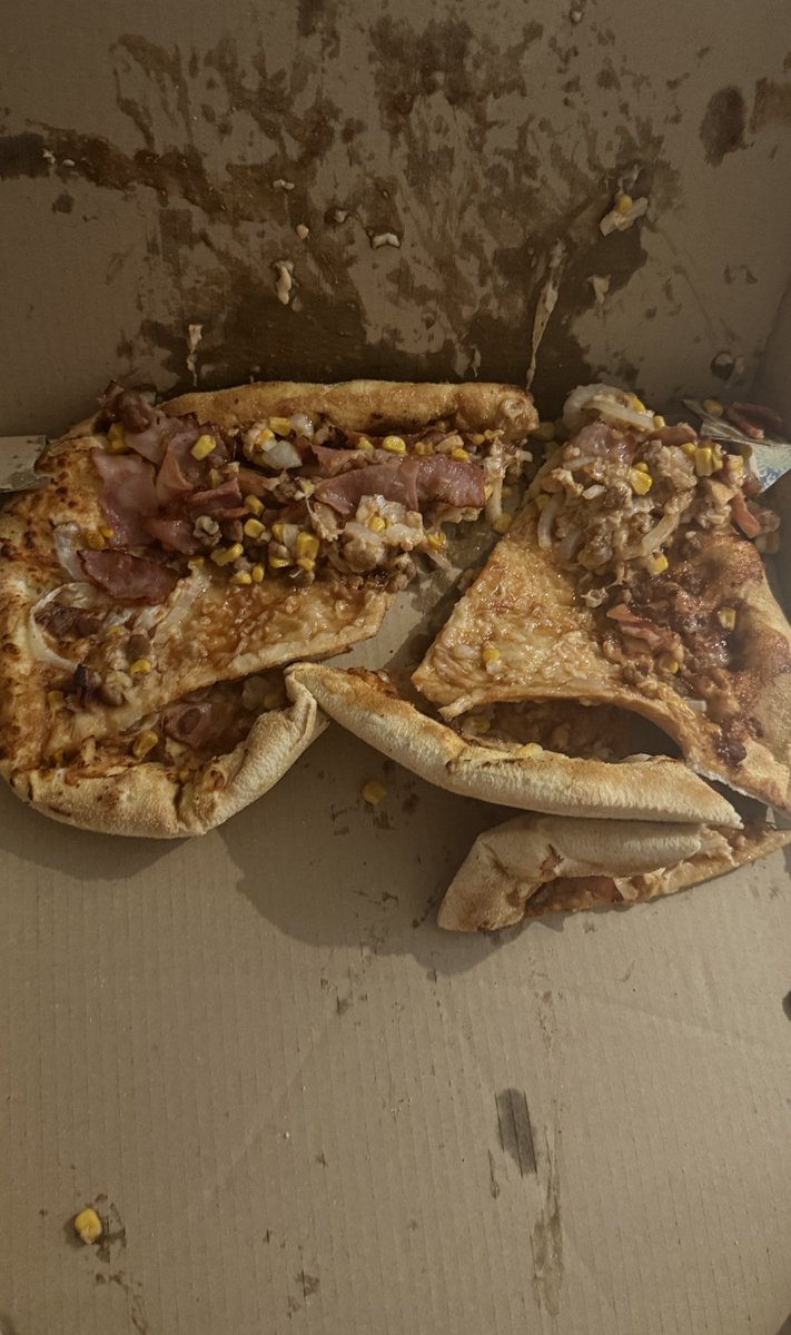 theshelixsgame's tweet photo. Increíble como @Glovo_ES @glovo ahora en vez de darte la devolución de un producto que te llega destrozado,frío y incomible te hacen esperar 2 días para validar tu reclamación y luego te dicen ( el pedido no cumple los requisitos mínimos para poder compensarte por ello) 😡 https://t.co/5W9S0wX09m