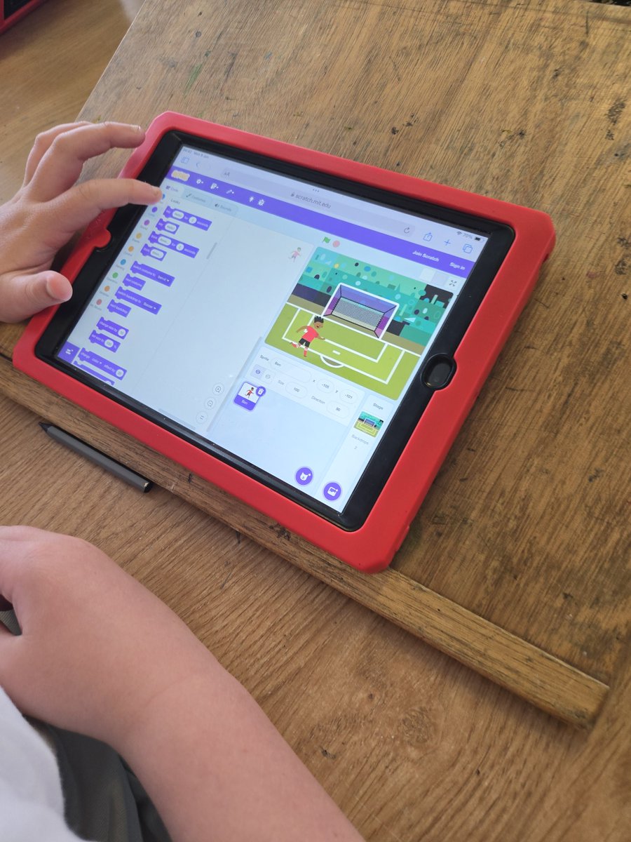 Ag codáil ar Scratch inniú i Rang 5 💻