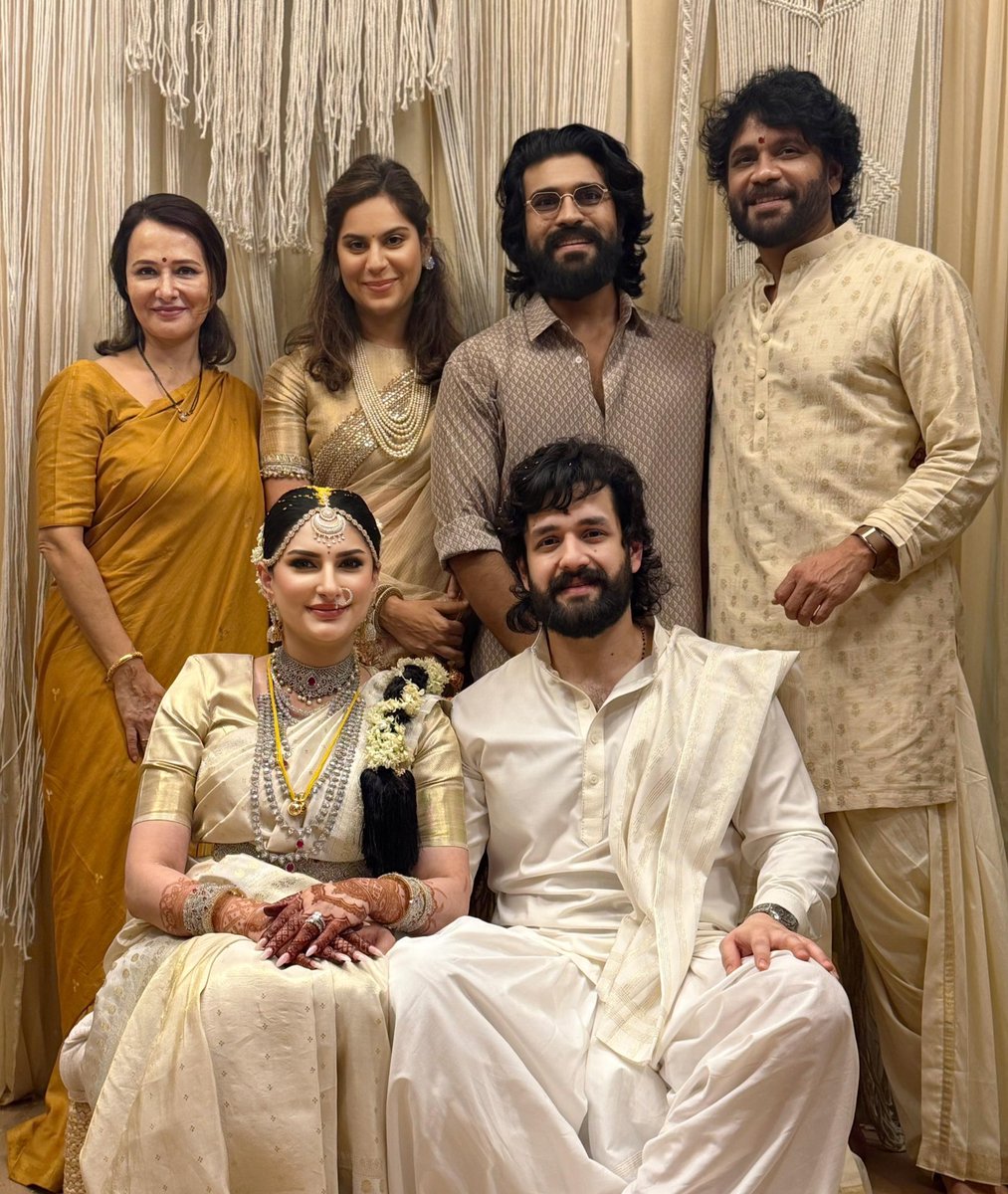Upasana Konidela (@upasanakonidela) on Twitter photo Celebrating akhil & z ♾️ ❤️
Love & togetherness 🙌 🥂
<a href="/AkhilAkkineni8/">Akhil Akkineni</a> <a href="/ZainabRavdjee/">Zainab ravdjee</a> Celebrating akhil & z ♾️ ❤️
Love & togetherness 🙌 🥂
<a href="/AkhilAkkineni8/">Akhil Akkineni</a> <a href="/ZainabRavdjee/">Zainab ravdjee</a>