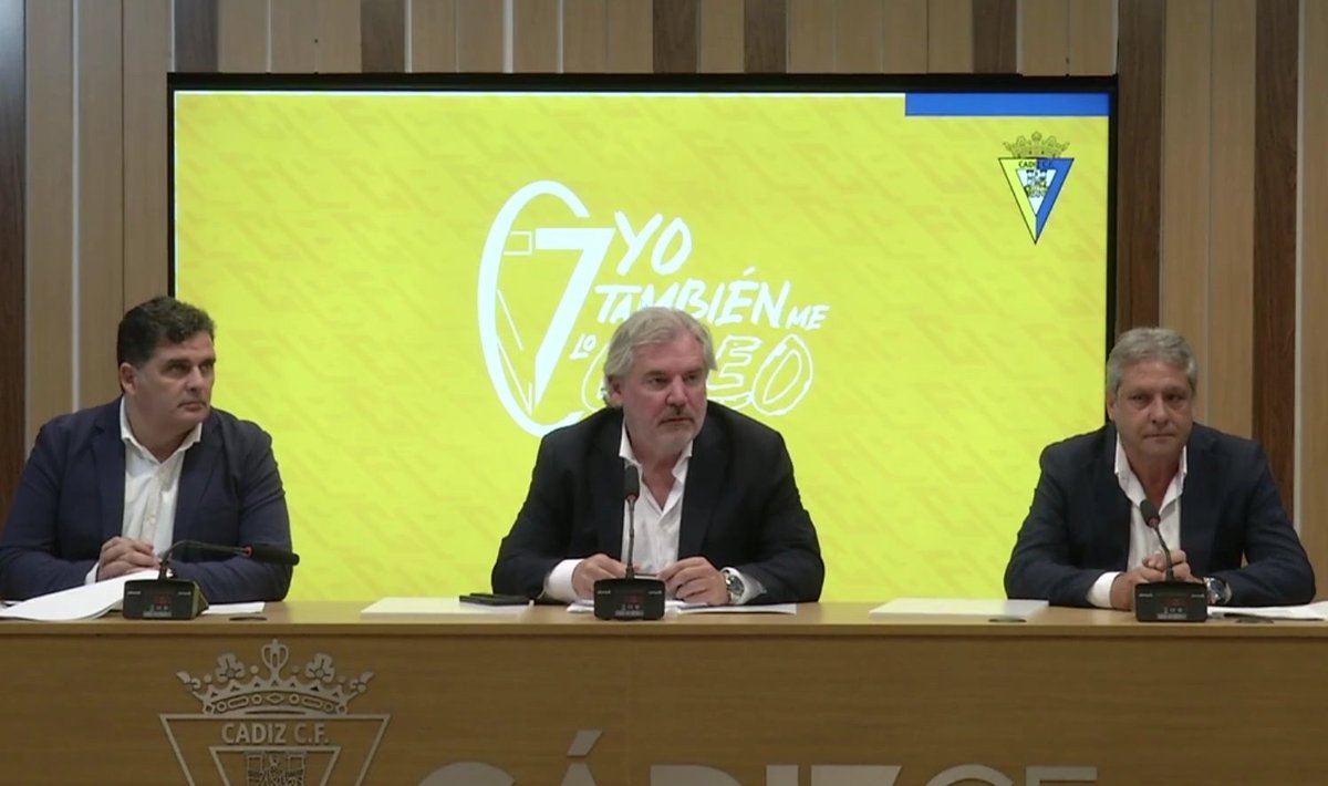 solofichajes123 (@solofichajes123) on Twitter photo 😳El <a href="/Cadiz_CF/">Cádiz Club de Fútbol</a> apenas da unas semanas de margen para renovar el abono a sus aficionados. Les reservará su plaza hasta el 27 de junio. Una vez pasado dicho plazo, serán automáticamente dados de baja sin haber acabado aún la temporada 24/25 ni saber qué plantilla tendrán la próxima 😳El <a href="/Cadiz_CF/">Cádiz Club de Fútbol</a> apenas da unas semanas de margen para renovar el abono a sus aficionados. Les reservará su plaza hasta el 27 de junio. Una vez pasado dicho plazo, serán automáticamente dados de baja sin haber acabado aún la temporada 24/25 ni saber qué plantilla tendrán la próxima