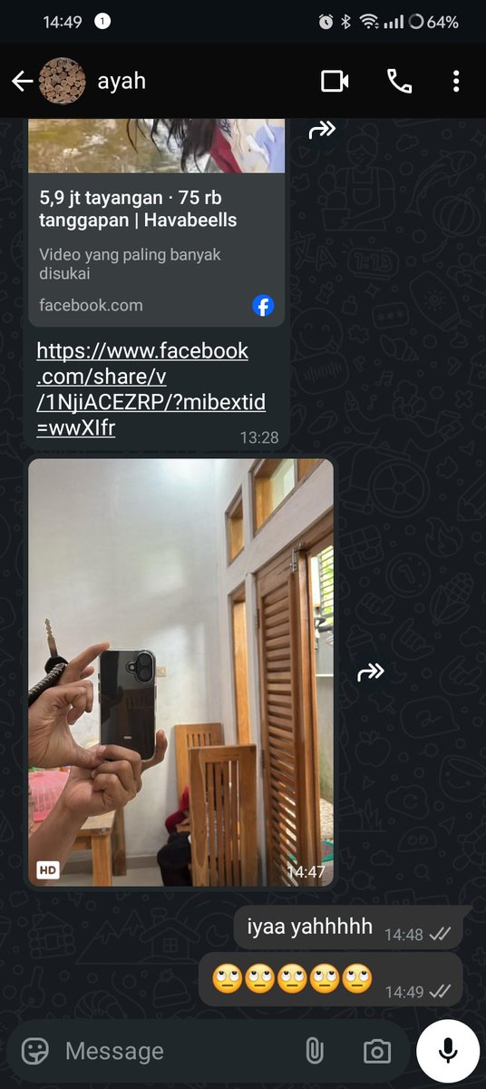 silminaaa's tweet photo. gua di pamerin bokap gua mulu😊😊😊 em fen tenkyu https://t.co/ZmM1uFFCBD