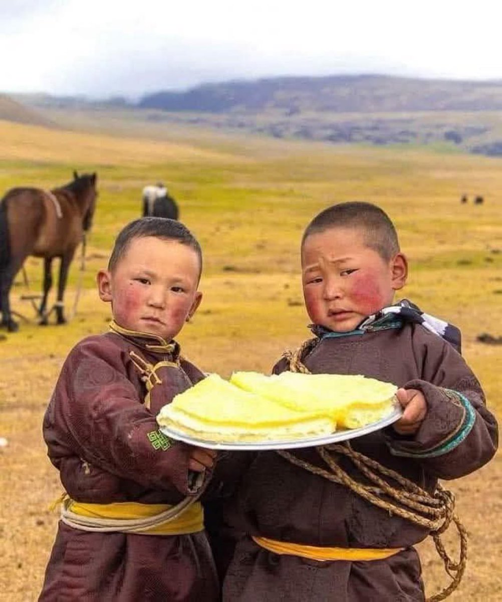 Ихэнх хүмүүс хөдөөгийн эгэл төрхийг бохир заваан орчин гэж хардаг ...гэтэл бүх юм эко ..