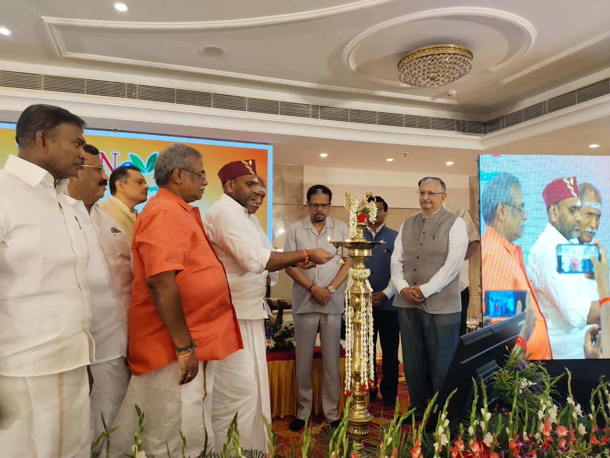 pibchennai's tweet photo. புதுச்சேரி சட்டப்பேரவையை முற்றிலும் டிஜிட்டல்மயமாக்கும் #NeVA திட்டத்தை மத்திய இணையமைச்சர் திரு. @Murugan_MoS இன்று தொடங்கி வைத்தார்.

துணைநிலை ஆளுநர் திரு கே.கைலாசநாதன் , முதலமைச்சர் திரு.என். ரங்கசாமி , சட்டமன்ற உறுப்பினர்கள் பங்கேற்பு. 

#DigitalAssembly #Puducherry https://t.co/hyO7YDFzUg