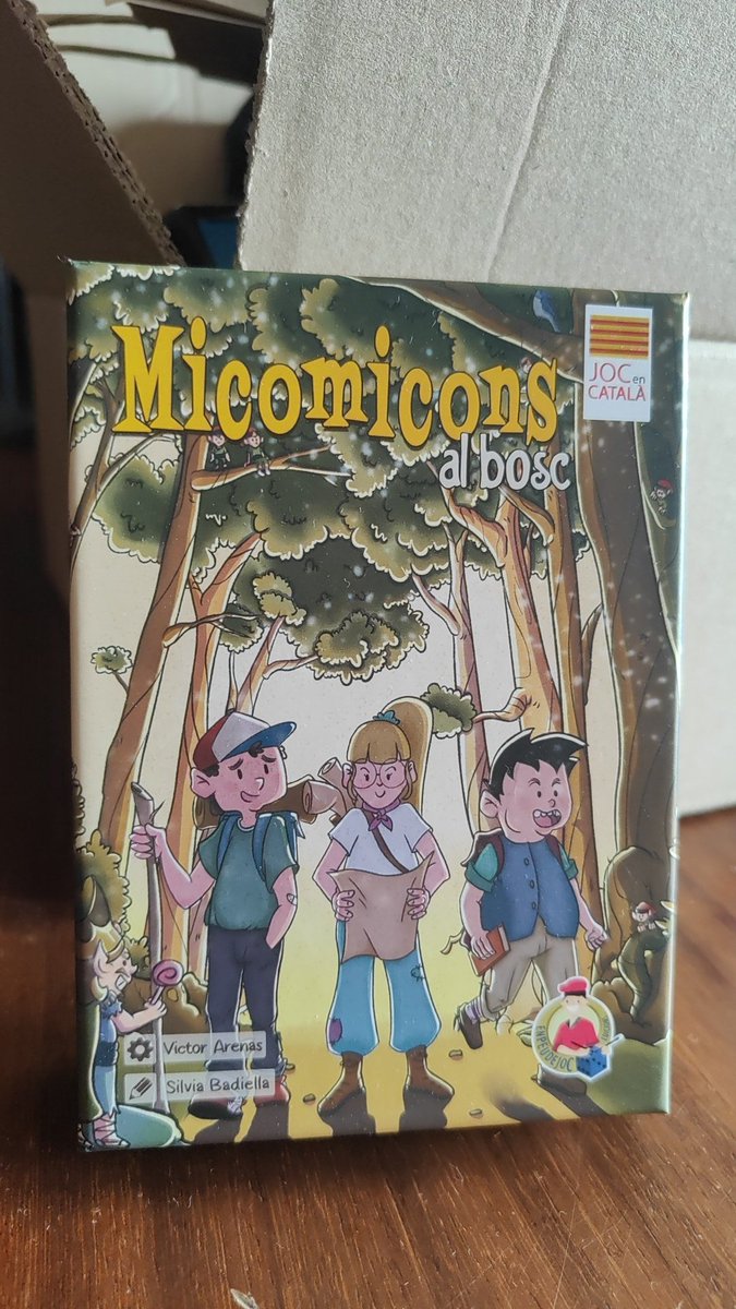 Avui resaca de #VicFreak intentant no veure l'elefant a l'habitació que és tornar-ho a posar tot a lloc i barallar-me amb caixes.
Però serà demà, avui excursió a Prats a fer un taller del joc de taula "Nicomicons al bosc" editat per <a href="/EdicionsE/">Edicions enpeudejoc</a>, convidat per <a href="/llenguacat/">Plataforma per la Llengua #ResistènciaQuotidiana</a>