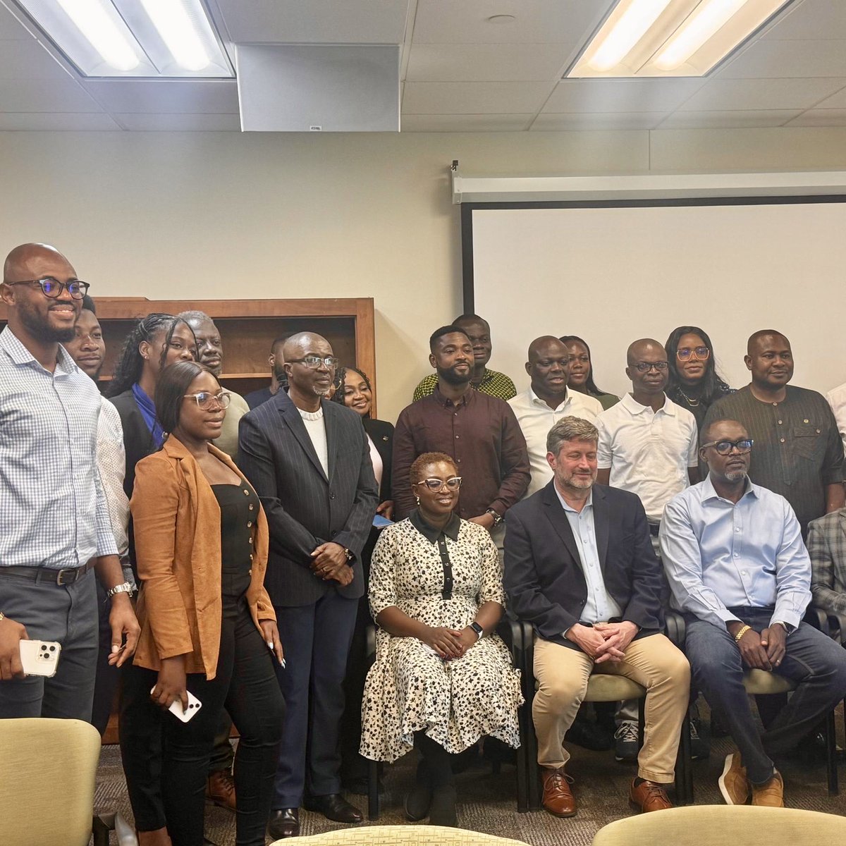 OaksLegal's tweet photo. We’re proud to share that Frank Amuh, Partner at OAKS Legal, recently participated in the 2025 Spring-Summer Seminar at the University of Pennsylvania (UPenn), deepening his expertise in Energy Law, Climate Policy, and Human Rights.

#OAKSLegal #GhanaLaw #LegalMatters https://t.co/lSM3kGupCr