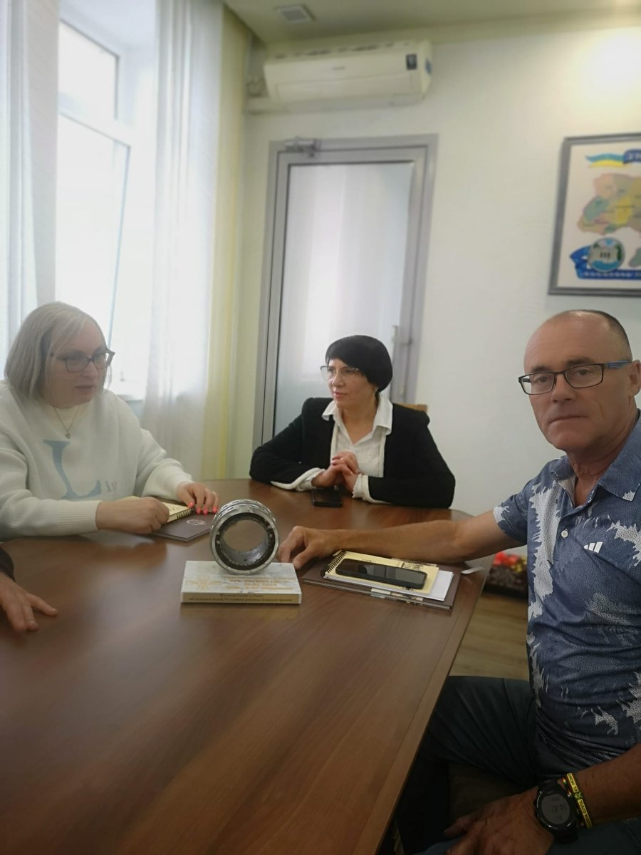 Europa & Ucrania (@europewithua) on Twitter photo Europa Con Ucrania ECU. Firmamos un memorandum de trabajo con el Ayuntamiento de Uman y el Club deportivo Uman Runners. Nuevos proyectos con fútbol de niñ<a href="/s/">『S』</a> de la región ucraniana en la que implicaremos a La Liga y Aficiones Unidas. <a href="/UKRinESP/">UKR Embassy in Spain</a> <a href="/HelptoUkraine22/">Help To Ukraine ONGD</a> <a href="/Pamplona_ayto/">Ayuntamiento de Pamplona</a> Europa Con Ucrania ECU. Firmamos un memorandum de trabajo con el Ayuntamiento de Uman y el Club deportivo Uman Runners. Nuevos proyectos con fútbol de niñ<a href="/s/">『S』</a> de la región ucraniana en la que implicaremos a La Liga y Aficiones Unidas. <a href="/UKRinESP/">UKR Embassy in Spain</a> <a href="/HelptoUkraine22/">Help To Ukraine ONGD</a> <a href="/Pamplona_ayto/">Ayuntamiento de Pamplona</a>