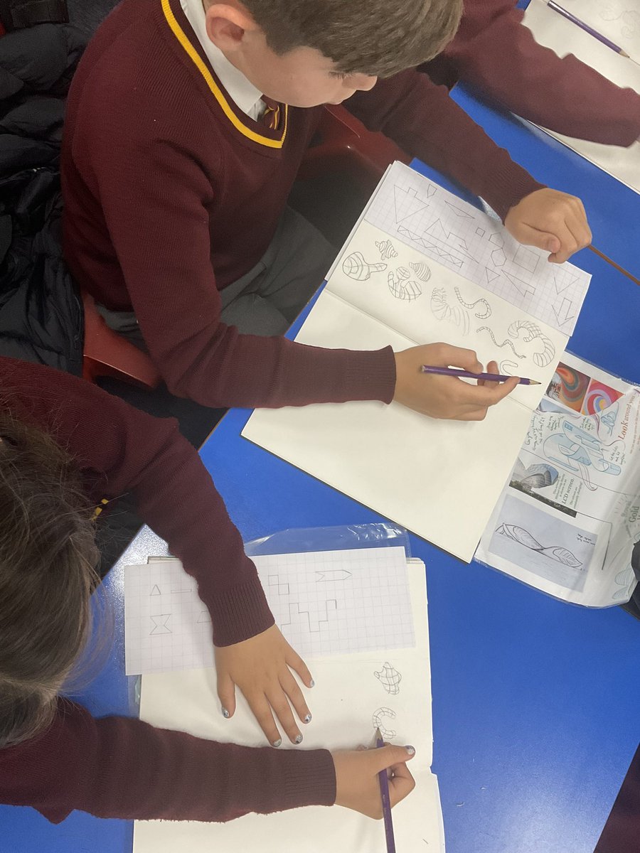 PDA_Y5's tweet image. In our Architectural unit in Art, we explored  ‘organic forms’ and drew fluid and non-traditional shapes. We used curved lines and practised letting go of rigid straight lines! We compared geometric shapes and organic shapes. #pdaart