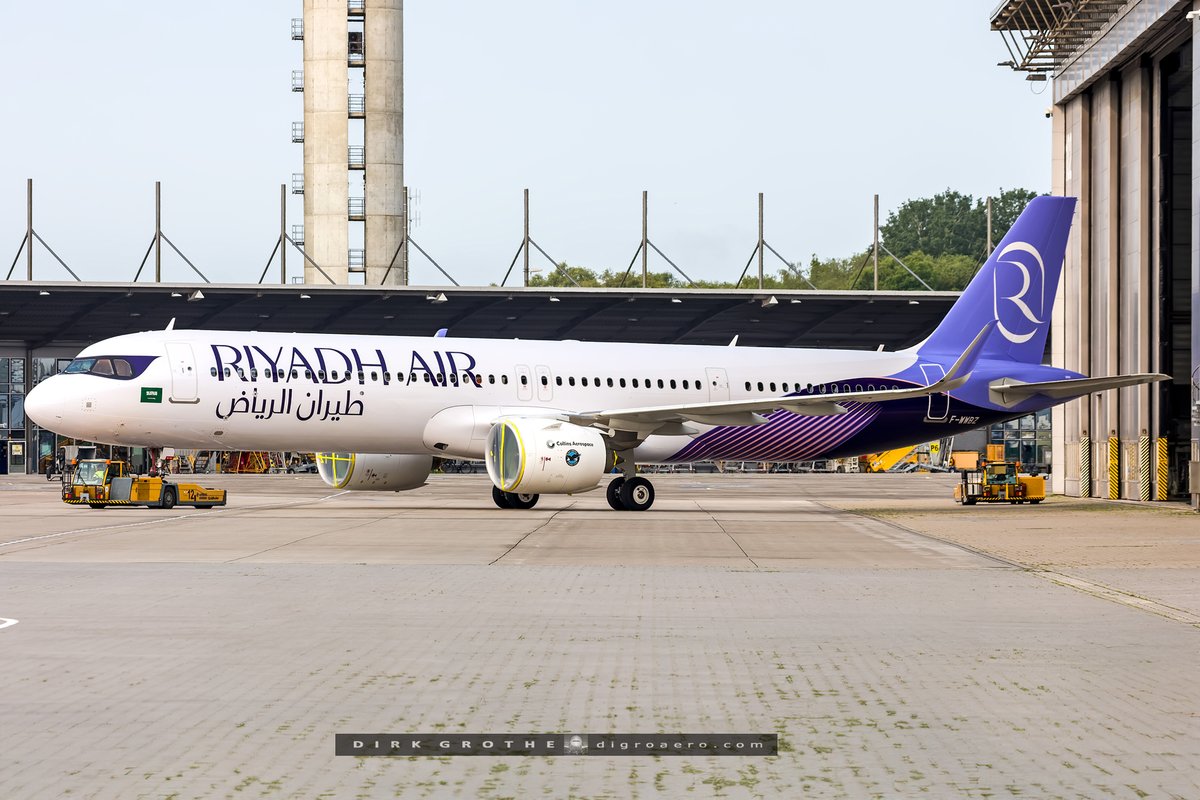 digro65's tweet image. One of the three #A321XLR prototypes (msn 11058 F-WWBZ) has been painted in @RiyadhAir stunning pearl livery ahead of the upcoming @salondubourget Paris Air Show. Riyadh Air has 60 Airbus A321neo single-aisle aircraft on order together with 72 Boeing 787-9 making it a total of…