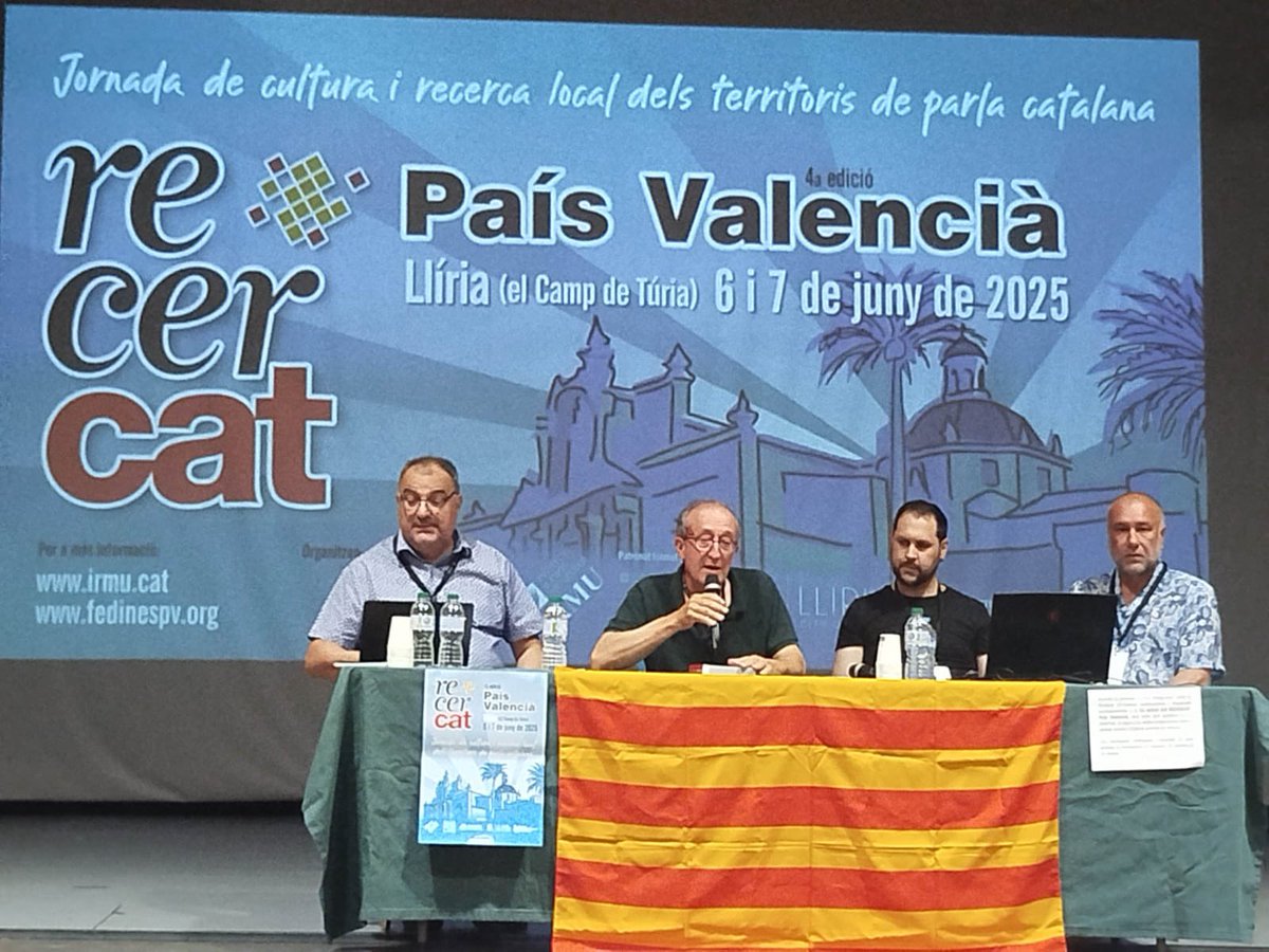 IEVallAlbaida's tweet photo. Dissabte assistírem a Llíria a la 2a jornada del #RecercatPV on s'exposava el pòster dedicat al nostre premi Millor TFG, algunes de les nostres publicacions i es presentà el treball base per al documental "El ball a la Vall" en què col·laboràrem @iramunt @inst_estudis_PV https://t.co/1EgGN1Wtqz