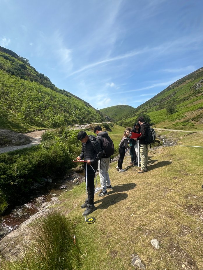 StraUponAvonSch's tweet image. Blue skies last week in beautiful @nationaltrust Carding Mill Valley for the Y10 GCSE Geography trip to study river forms #SuASEnthuse