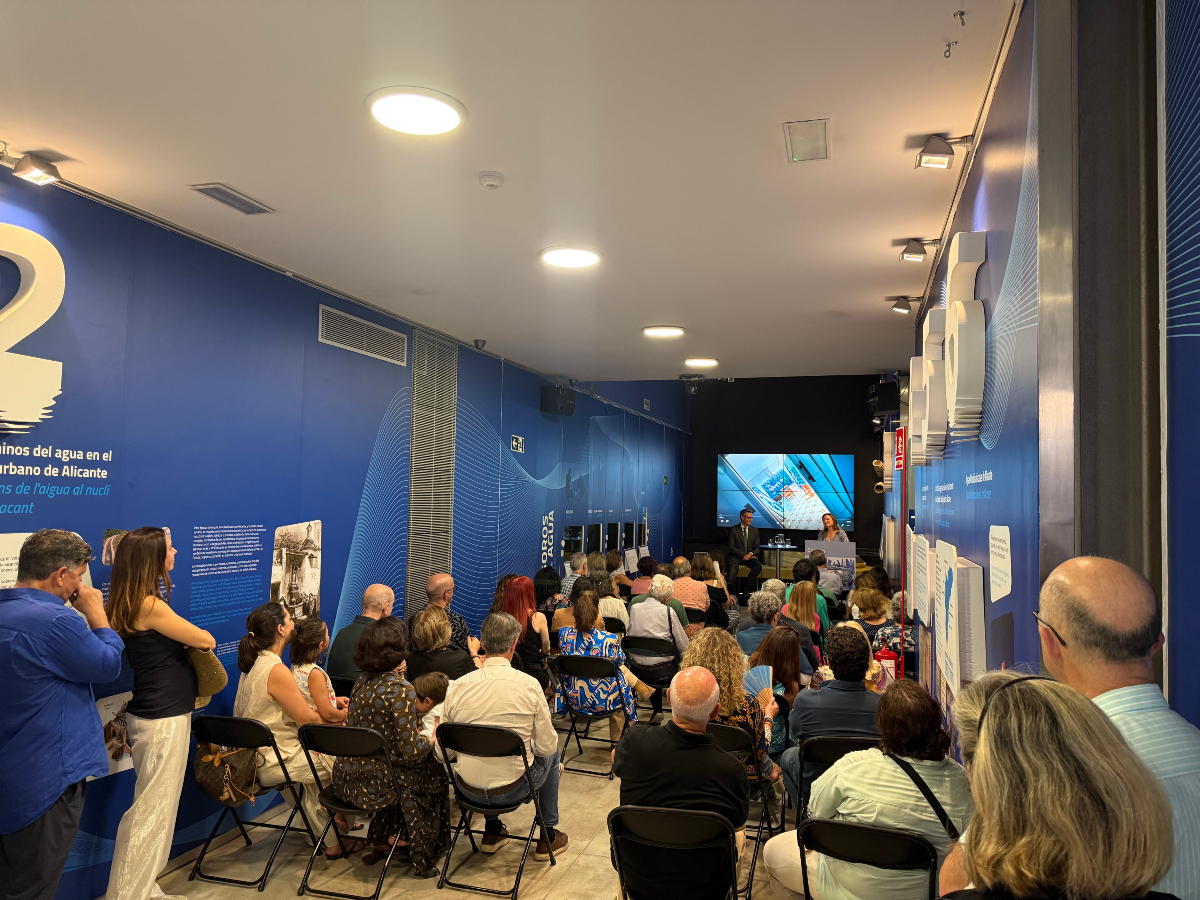 👩‍🎨 La exposición “Sirenas” de Somnica Bernabéu se inaugura en los Pozos de Garrigós. Conceptualizada como una instalación con la mujer como protagonista, la exposición se enmarca dentro del VI Ciclo de Arte y Medioambiente del Museo de Aguas de Alicante.

iambiente.es/2025/06/06/la-…