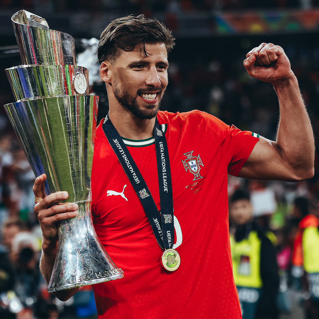 Juara Nations League! 🏆🇵🇹

Selamat <a href="/BernardoCSilva/">Bernardo Silva</a> dan <a href="/rubendias/">Rúben Dias</a> 🩵