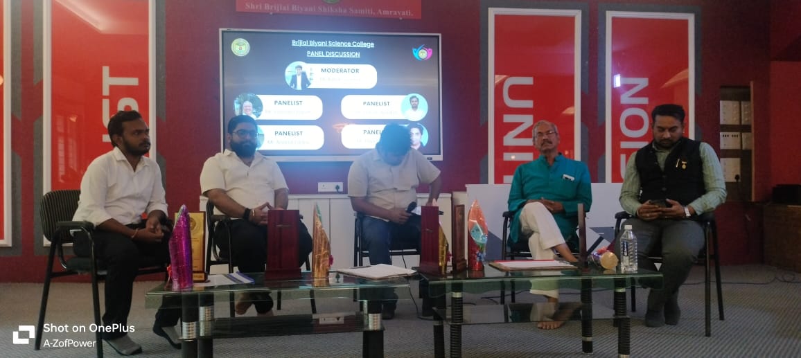 sherekar_swati's tweet photo. SGBAU Research and Incubation Foundation organized Workshop on “Raising Capital and Managing Finance for Startups” 08.04.2025 https://t.co/v4jQQd4Ini