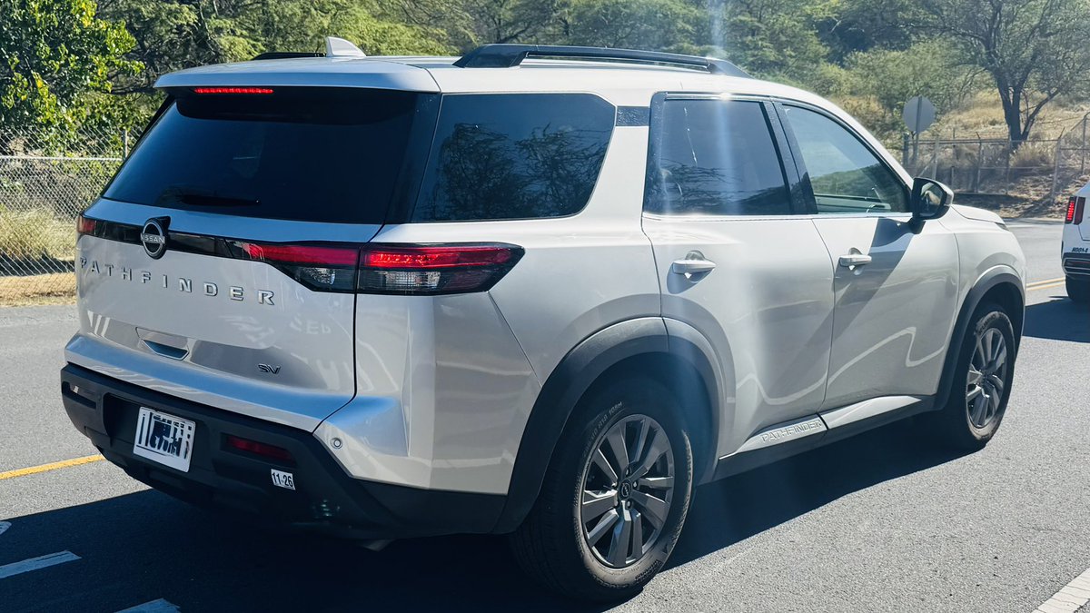 yuki_chi_88's tweet image. ハワイにいると街中デカい🚗ばかりで、GXが納車されても大丈夫な気がしてきた😁

#ESCALADE 
#Suburban
#TX
#PATHFINDER