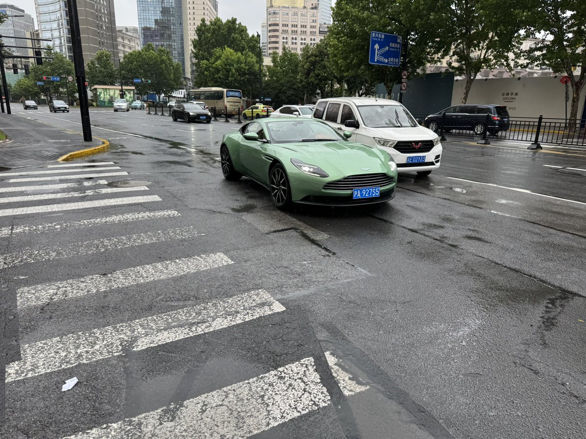 アップルツリーグリーンにタン内装…
最高すぎる組み合わせ