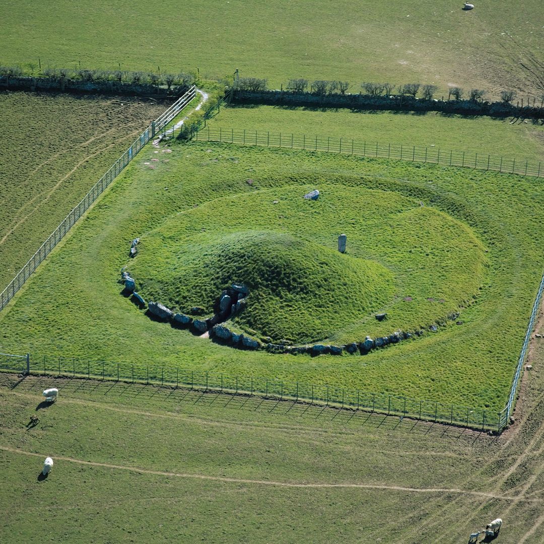 #MysteryMonday🧐

One of the most important aspects of being there is the fabulous surroundings: the monument is not only beautiful but is also one of the most important and best-preserved examples of a Neolithic passage tomb in Wales, dating to around 5,000 years old.