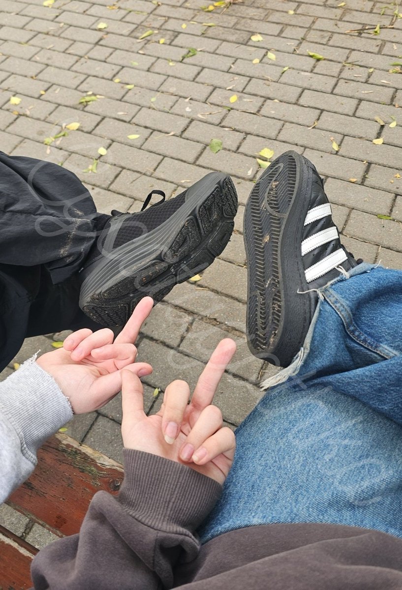 🇵🇱Dzisiaj nie jestem sama , dzisiaj doje was frajerzy z moja przyjaciółką. Nie czekaj frajerze i tak nam się nie oprzesz wiec zgłoś sie do wiadomości prywatnej z blikiem Księżniczki nie czekają, a ty masz padać na kolana! 

🇬🇧Today, I’m not alone – my bestie and I are gonna crush