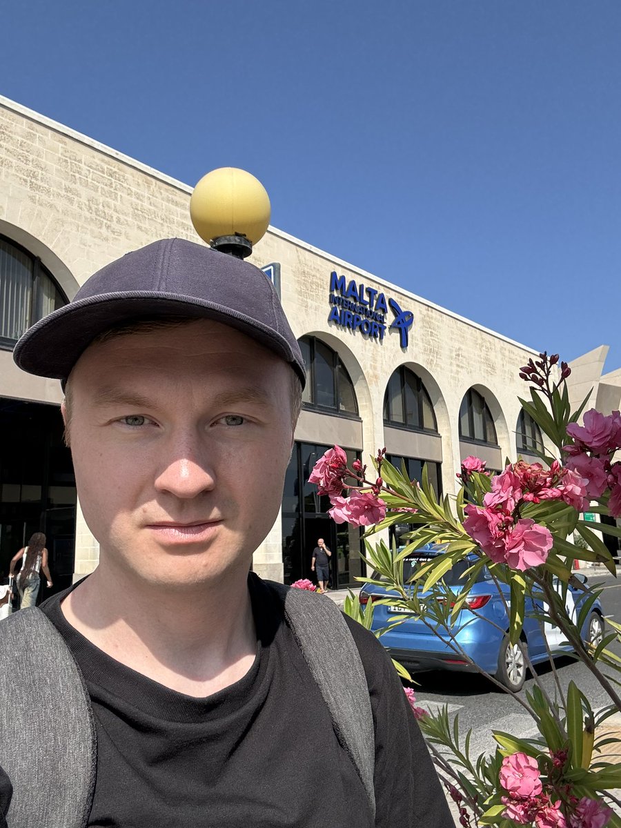 Catch this guy for some free Bithomp merch — got sizes from S to 2XL! 🥳
#xrplapex <a href="/xrplapex/">Apex 2025</a>
Malta 🇲🇹 → Istanbul 🇹🇷 → Singapore 🇸🇬