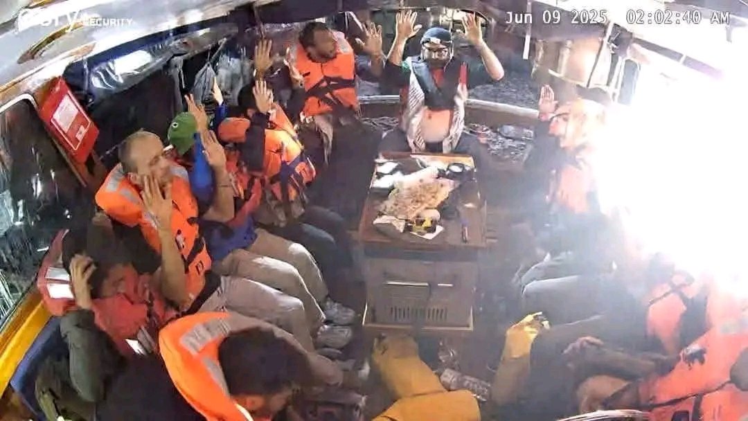 حسبنا الله ونعم الوكيل💔😢 ... اللهم ردهم سالمين ... هل الضمير الإنساني مات لهذه الدرجة
#مادلين #مادلين_قادة_الانسانية #فلسطین #غزة #قافلة_انسانية