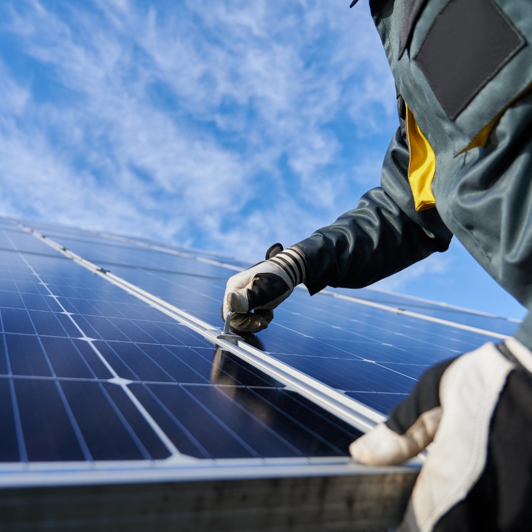 naturelek's tweet photo. ¿Y si cambiar a renovables fuera más rentable de lo que crees? 
 1-⚡ Ahorro a largo plazo
 2-🌍 Menos emisiones
 3-🏢 Mejor imagen de marca
 4-🔋 Independencia energética
 5-🚀 Acceso a ayudas
+30.000 empresas ya apuestan por el autoconsumo. ¿Y la tuya? 📩 Te asesoramos https://t.co/7oOgzalfYK