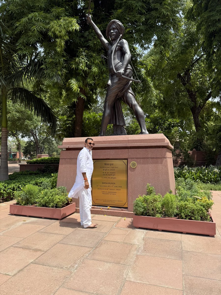 आज संसद भवन दिल्ली में भगवान बिरसा मुंडा जी के पुण्यतिथि पर आशीर्वाद लिया