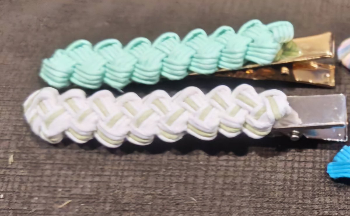 mana_sato7's tweet photo. 【新金具ご用意しました】

バレッタに加えこの度クリップタイプを製作しました。
夏に向けて、寒色系のモチーフから商品デビューです。
近日中には、おはこさんに並べて貰う予定です。

沢山の方に手に取って貰えますように。 https://t.co/N5iHeaZdn5