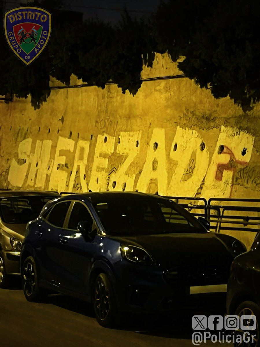 PoliciaGr's tweet photo. Jueves 4:12 h. || Callejón de Lebrija #Albayzín.
Identificadas y denunciadas 8 personas por realizar una pintada de unos 10 metros en la fachada del parque municipal del Agua, por consumo de bebidas alcohólicas y a 2 de ellas por tenencia de estupefacientes.
#SeguimosActuando https://t.co/fqLvHUIcuf
