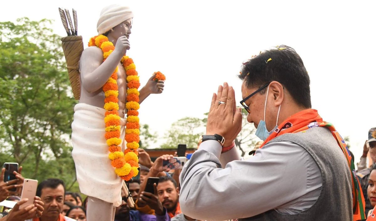 Kiren Rijiju (@kirenrijiju) on Twitter photo рдЬрдирдЬрд╛рддреАрдп рдЧреМрд░рд╡ рдФрд░ рд╕реНрд╡рддрдВрддреНрд░рддрд╛ рдХреЗ рдорд╣рд╛рди рд░рдХреНрд╖рдХ, рдзрд░рддреА рдЖрдмрд╛ рднрдЧрд╡рд╛рди рдмрд┐рд░рд╕рд╛ рдореБрдВрдбрд╛ рдЬреА рдХреА рдкреБрдгреНрдпрддрд┐рдерд┐ рдкрд░ рд╢рддреН-рд╢рддреН рдирдордиред
рдЙрдиреНрд╣реЛрдВрдиреЗ рдЖрджрд┐рд╡рд╛рд╕реА рд╕рдорд╛рдЬ рдХреЛ рд╕рдВрдЧрдард┐рдд рдХрд░ рдЕрдиреНрдпрд╛рдп рдФрд░ рд╢реЛрд╖рдг рдХреЗ рд╡рд┐рд░реБрджреНрдз рдПрдХ рдХреНрд░рд╛рдВрддрд┐рдХрд╛рд░реА рдЖрдВрджреЛрд▓рди рдЦрдбрд╝рд╛ рдХрд┐рдпрд╛ред
рдЙрдирдХрд╛ рдЕрджрдореНрдп рд╕рд╛рд╣рд╕, рдиреЗрддреГрддреНрд╡ рдФрд░ рдмрд▓рд┐рджрд╛рди рд╕рджреИрд╡ рд╕реНрдорд░рдгреАрдп рд░рд╣реЗрдЧрд╛ред рдЬрдирдЬрд╛рддреАрдп рдЧреМрд░рд╡ рдФрд░ рд╕реНрд╡рддрдВрддреНрд░рддрд╛ рдХреЗ рдорд╣рд╛рди рд░рдХреНрд╖рдХ, рдзрд░рддреА рдЖрдмрд╛ рднрдЧрд╡рд╛рди рдмрд┐рд░рд╕рд╛ рдореБрдВрдбрд╛ рдЬреА рдХреА рдкреБрдгреНрдпрддрд┐рдерд┐ рдкрд░ рд╢рддреН-рд╢рддреН рдирдордиред
рдЙрдиреНрд╣реЛрдВрдиреЗ рдЖрджрд┐рд╡рд╛рд╕реА рд╕рдорд╛рдЬ рдХреЛ рд╕рдВрдЧрдард┐рдд рдХрд░ рдЕрдиреНрдпрд╛рдп рдФрд░ рд╢реЛрд╖рдг рдХреЗ рд╡рд┐рд░реБрджреНрдз рдПрдХ рдХреНрд░рд╛рдВрддрд┐рдХрд╛рд░реА рдЖрдВрджреЛрд▓рди рдЦрдбрд╝рд╛ рдХрд┐рдпрд╛ред
рдЙрдирдХрд╛ рдЕрджрдореНрдп рд╕рд╛рд╣рд╕, рдиреЗрддреГрддреНрд╡ рдФрд░ рдмрд▓рд┐рджрд╛рди рд╕рджреИрд╡ рд╕реНрдорд░рдгреАрдп рд░рд╣реЗрдЧрд╛ред