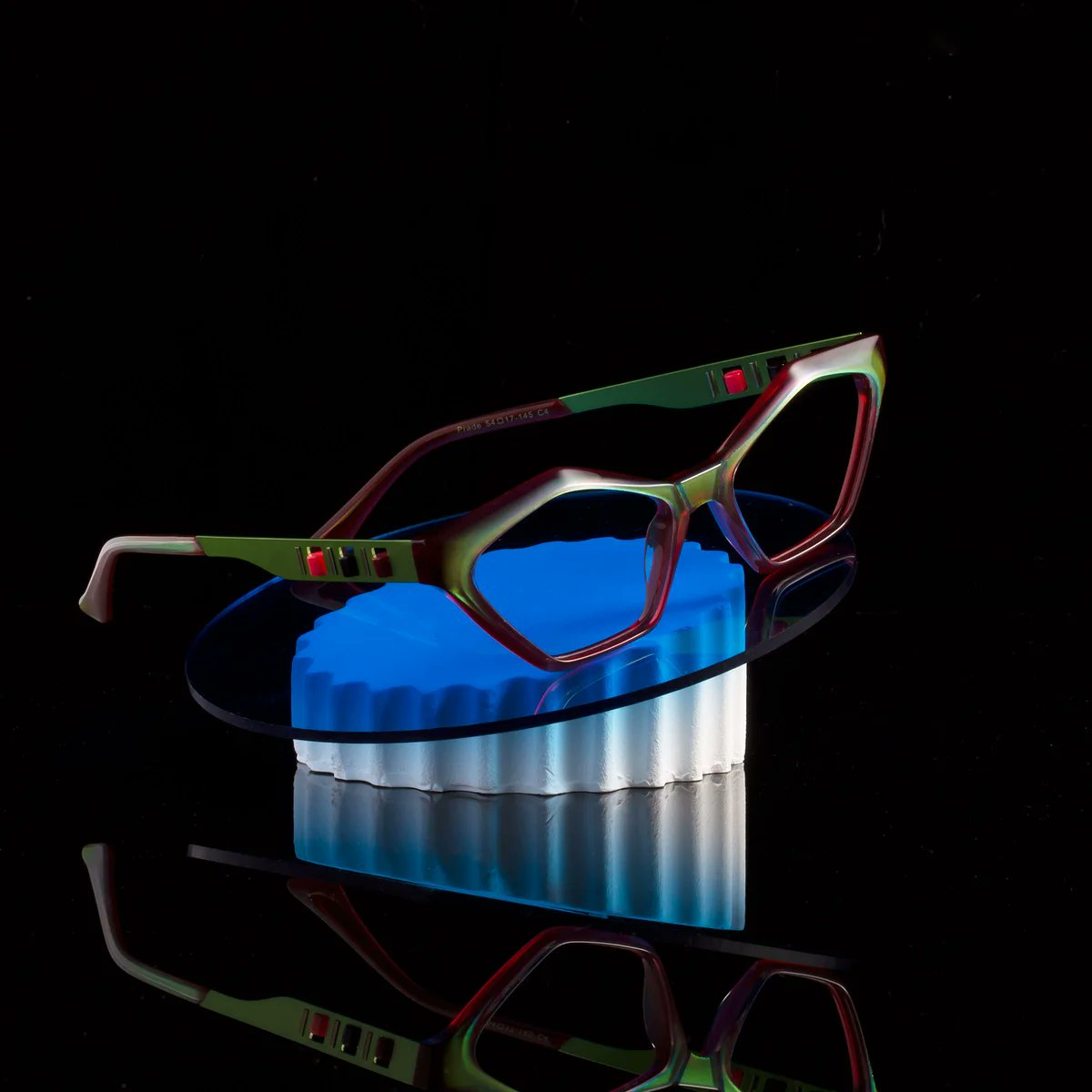 Yesglasses tweet media