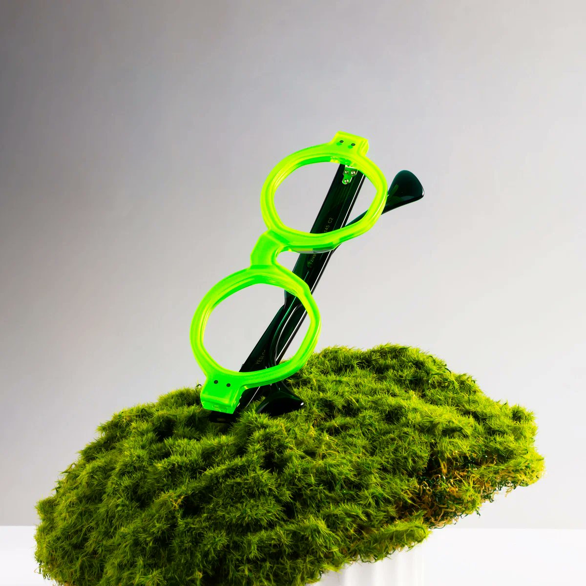 Yesglasses tweet media