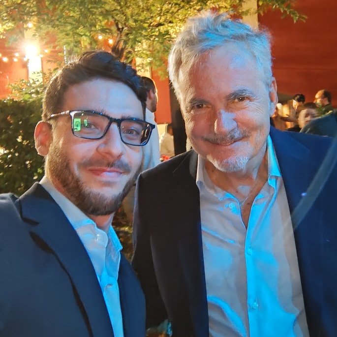 maxidevops's tweet image. Gracias @martinvars por una gran charla en la embajada @ARGenesp de Madrid fomentando el ecosistema emprendedor tech🇦🇷🤝🇪🇸