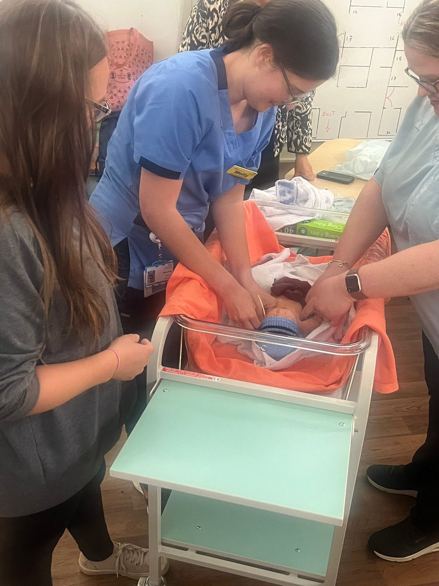 hannahwellsNHS's tweet photo. On 22/5/25 I had a fabulous day with the team in Wexham Park for their Neonatal Surgical Network day. We had a great day of learning particularly enjoyed the Gastroschisis sim! @TVWNeonatal #neonatalsurgery #scholarship https://t.co/rYKqHUoh0U