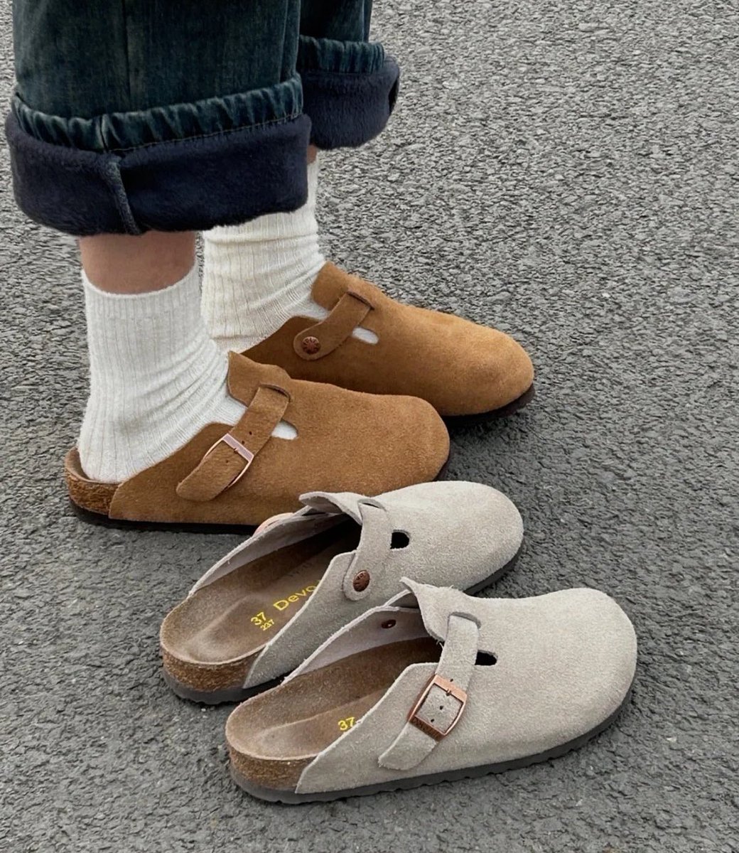 mprangcaseshop's tweet photo. ꒰ Pre ꒱ Devo life clog sandals รองเท้าทรงบอสตัน รุ่นนี้ขายดีมัก แมชง่ายน้า 𓂃 🛒

ราคา 1,590฿ free shipping  ✳︎ มัดจำ 775
size 34-45 🗯️ 

รอของ 10-20 วันค่า 🚛
#รองเท้า #รองเท้าแตะ #devolife #พรีออเดอร์จีน #พรีออเดอร์ https://t.co/tdR00hS6Uh
