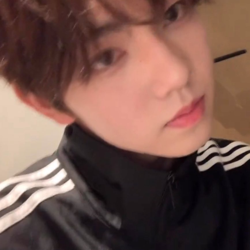 IDOLarchiving's tweet photo. 87번 판저이
06년생 188cm
위에화였다는데 진짜 위에화스럽네 https://t.co/GtQc7eHAyN