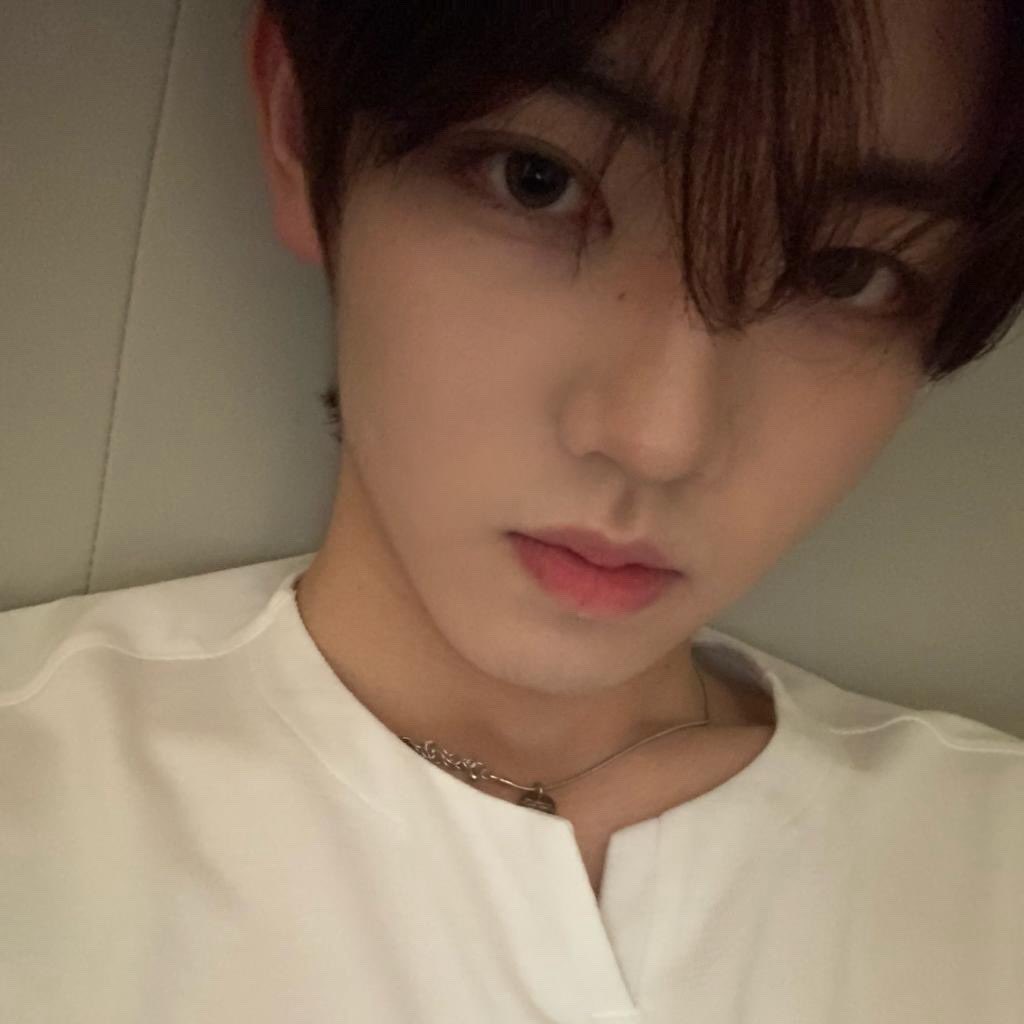 IDOLarchiving's tweet photo. 87번 판저이
06년생 188cm
위에화였다는데 진짜 위에화스럽네 https://t.co/GtQc7eHAyN