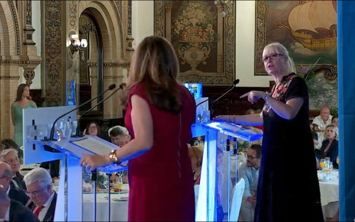New Economy Forum (@neweconomyforum) on Twitter photo <a href="/jesusraguirre/">Jesús Aguirre</a> <a href="/ParlamentoAnd/">Parlamento Andalucía</a> <a href="/MC_CastilloMena/">Mª Carmen Castillo Mena</a> <a href="/EducaAnd/">Consejería Desarrollo Educativo y FP</a> 👩🏫<a href="/MC_CastilloMena/">Mª Carmen Castillo Mena</a> Consejera de <a href="/EducaAnd/">Consejería Desarrollo Educativo y FP</a> cree que la Educación "es responsabilidad de todos"
🫂"La Educación en Andalucía está en muy buenas manos"
💻Síguelo aquí👇
youtube.com/watch?v=vTD7WA… <a href="/jesusraguirre/">Jesús Aguirre</a> <a href="/ParlamentoAnd/">Parlamento Andalucía</a> <a href="/MC_CastilloMena/">Mª Carmen Castillo Mena</a> <a href="/EducaAnd/">Consejería Desarrollo Educativo y FP</a> 👩🏫<a href="/MC_CastilloMena/">Mª Carmen Castillo Mena</a> Consejera de <a href="/EducaAnd/">Consejería Desarrollo Educativo y FP</a> cree que la Educación "es responsabilidad de todos"
🫂"La Educación en Andalucía está en muy buenas manos"
💻Síguelo aquí👇
youtube.com/watch?v=vTD7WA…