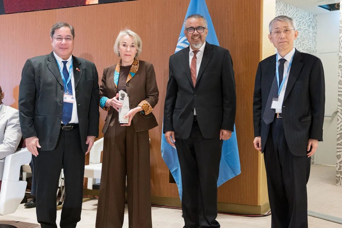 It’s a proud moment for SA! 🇿🇦
Prof Helen Rees (<a href="/WitsRHI/">Wits RHI</a>) has received a global lifetime achievement award at the <a href="/WHO/">World Health Organization (WHO)</a> World Health Assembly for her work in HIV, TB &amp; vaccine policy. But as she’s honoured, major donor cuts have been threatening the future of vital health services
