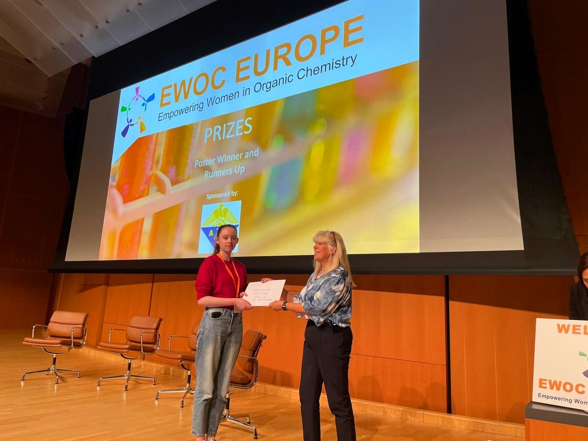 GroupProcter's tweet image. Congratulations to Órla for winning best poster prize at EWOC Europe 2025, Novartis, Basel, Switzerland! 🥇 Her work on the enzymatic activation of benzothiophenes for enantioselective metal-free-couplings will be out soon..…Well done Órla!