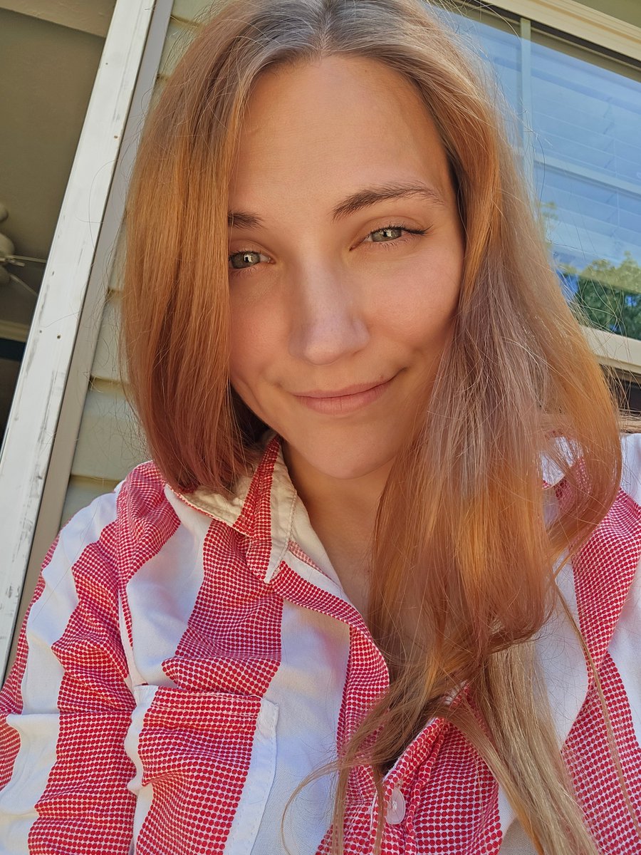 Jenny Love tweet media