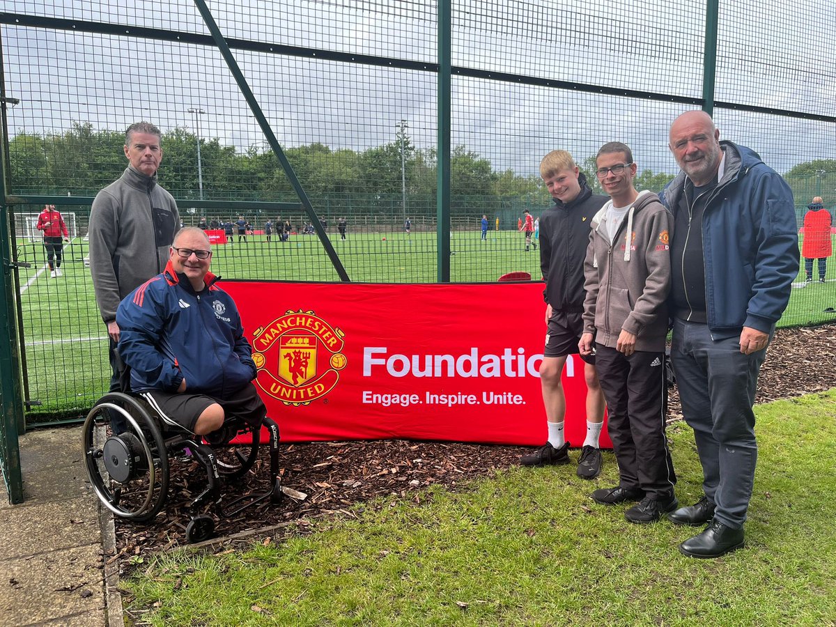 MudsaO's tweet image. The MUDSA Cup 2025 was held on Saturday. Teams from all over the country. 

Thanks to @MU_Foundation for organising and @MarkJonesMC for hosting. Ace and @SaysNathaniel helped present the trophies. 

Full write up coming soon.