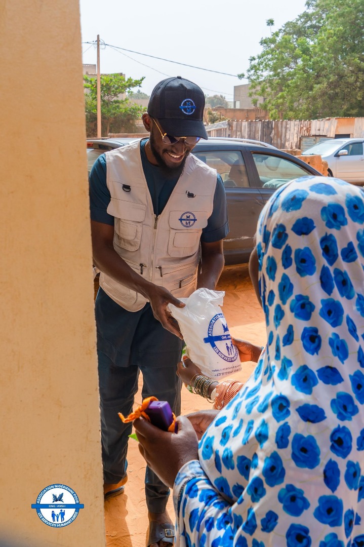 ansh_ong's tweet photo. Soutenir la femme, c’est bâtir des communautés solides.  
Nous restons engagés pour un accès équitable aux soins et à l’information pour toutes les femmes. 
#SantéDesFemmes #ONGANSH #AgirPourElle #LundiEngagé #DéveloppementDurable https://t.co/GUpneDArza
