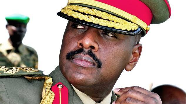 SpadeTvUg's tweet photo. 🚨 TOP STORY: Gen. Muhoozi demands immediate release of Col. Kasule, arrested in Mubende gold robbery probe.
“He’s one of our old fighters,” Muhoozi posted, sparking major debate over loyalty vs. rule of law 🇺🇬⚖️
Is this influence or justice?
#SpadeTVNews #Muhoozi #UPDF #Uganda https://t.co/7Rtq6pIPj2