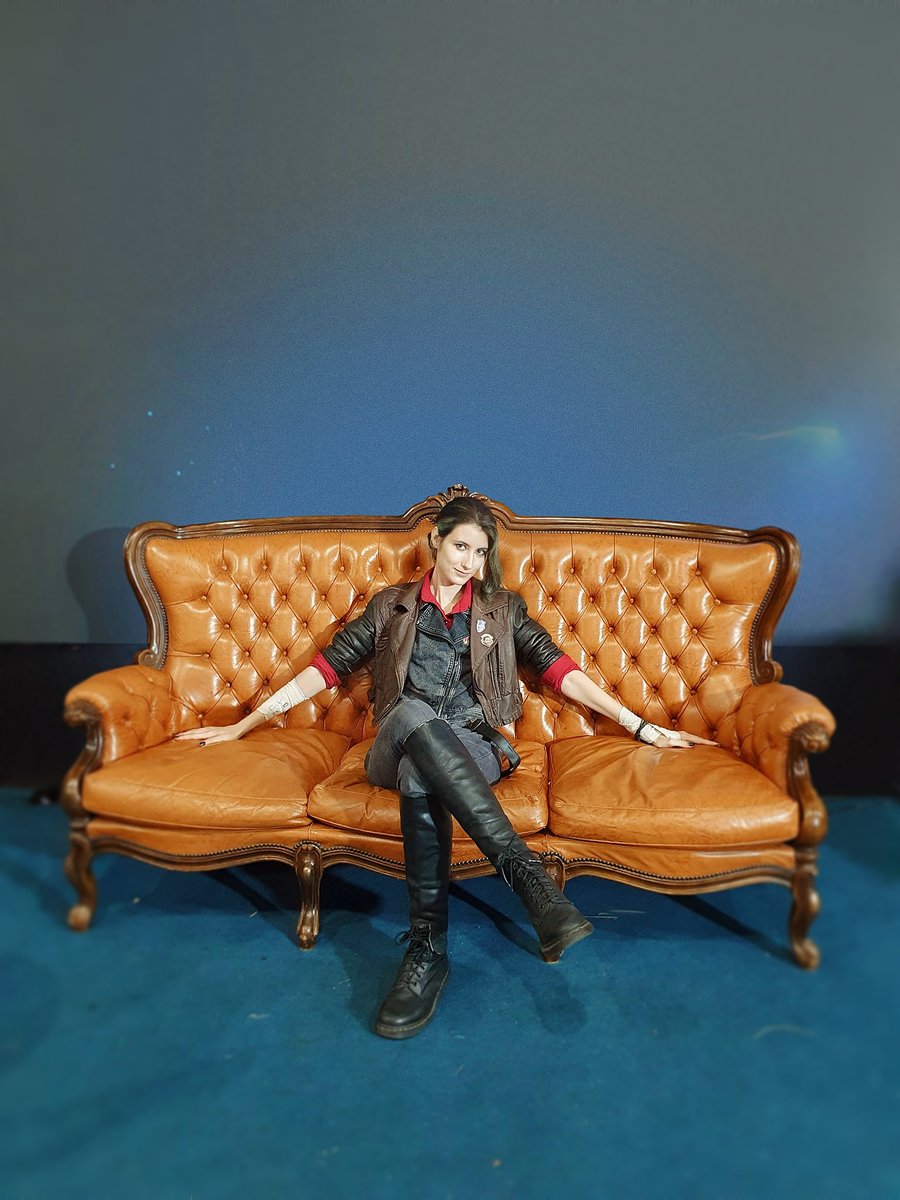 aniteaart's tweet photo. also this photo on a couch cause i found it funny as a foreshadowing https://t.co/cg4oJemh7Z