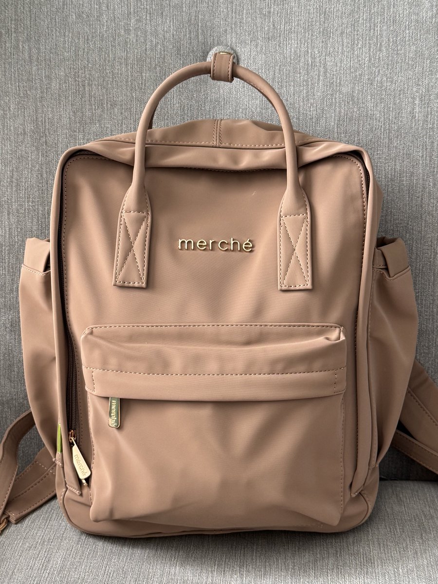 CALLING ALL RANSEL GIRLIES... 
yang kemana2 naik transum bawa barang banyak tapi gamau bikin pundak jadi pegel &amp; sakit 🤡🫵🏻

bahannya anti air &amp; modelnya juga stylish, paling penting MUAT LAPTOP SAMPAI ✨15INCH✨