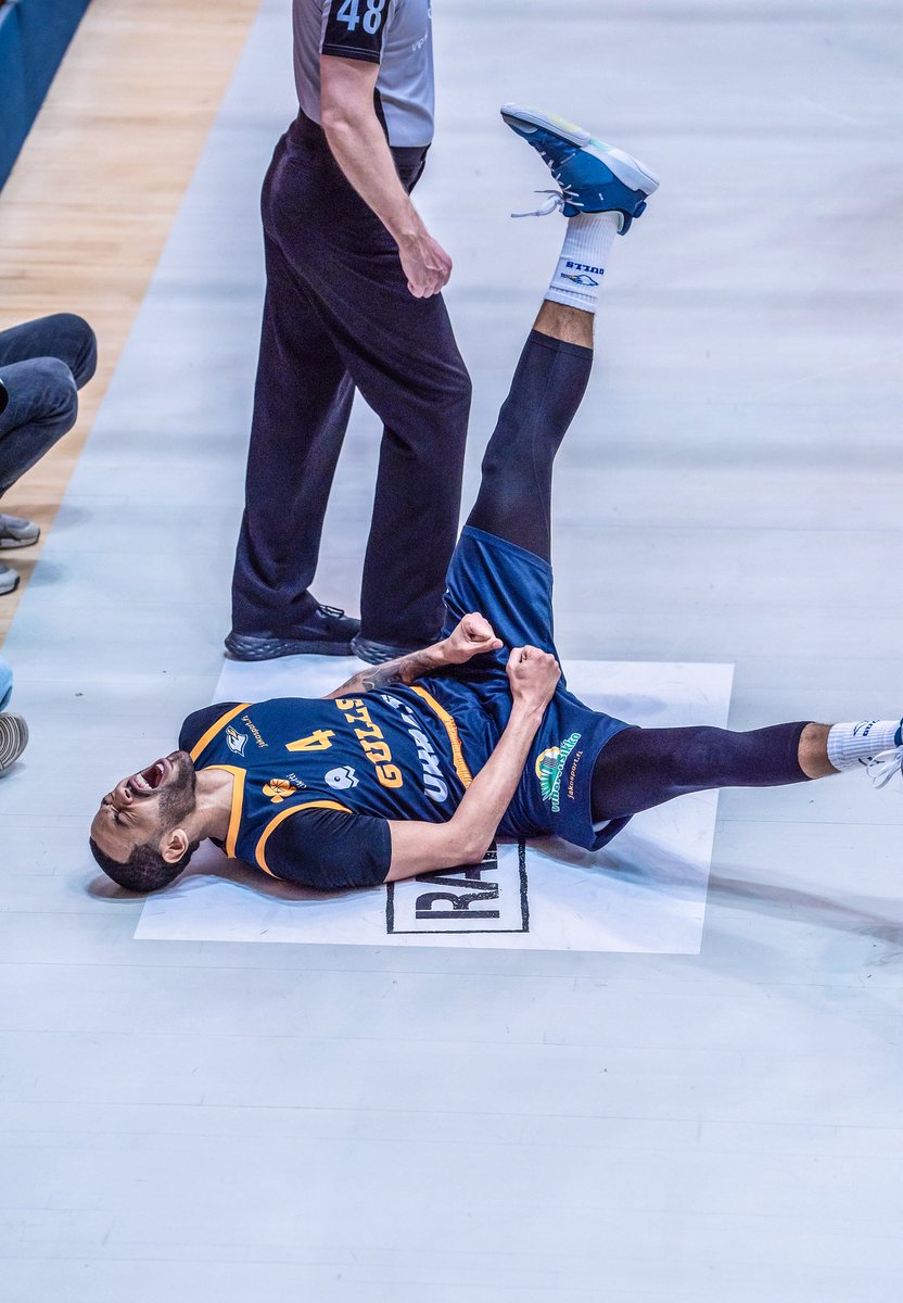 GullsBasketball's tweet image. ๐ฅ๐๐๐๐๐๐ ๐๐๐๐๐๐๐ ๐๐๐๐๐๐๐:
#4 RENE ROUGEAU (C)๐
Kapteeni Rougeaun kolmas kausi Gullsissa ja plakkarissa kaksi kultaa ja yksi hopea! Ikรค ei tunnu haittaavan, sillรค legenda valittiin pleijareiden MVP:ksi๐
๐ธ Samira Lee
#gullsnation