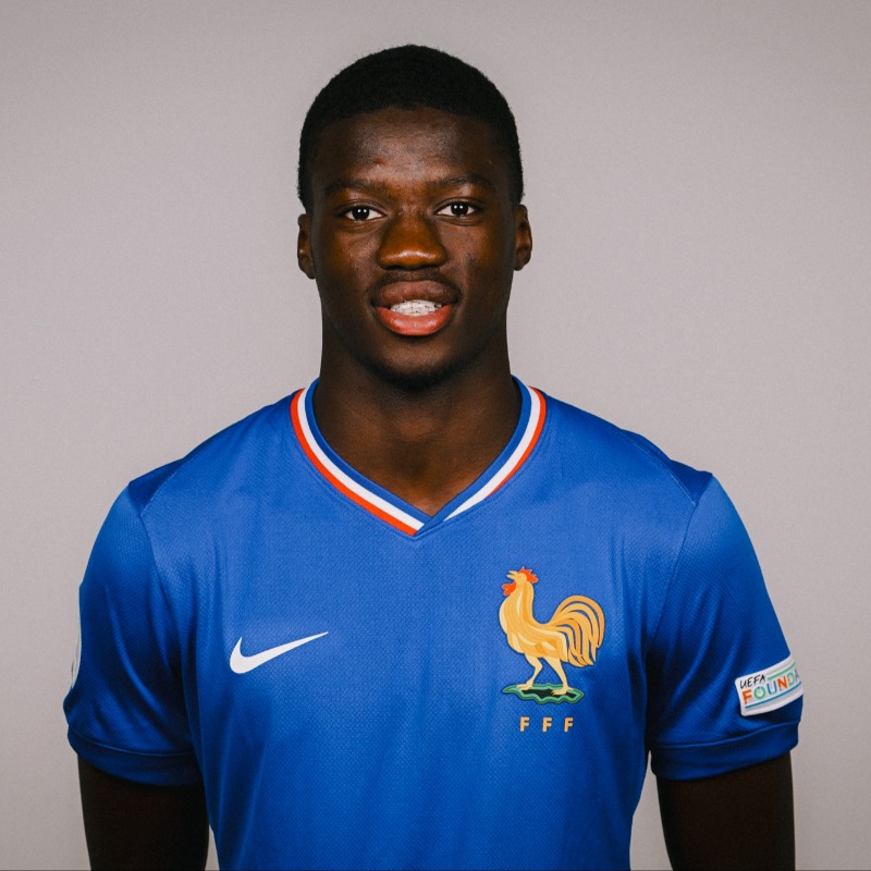 ChelseaFC's tweet photo. Welcome to Chelsea, Mamadou Sarr!  🔵