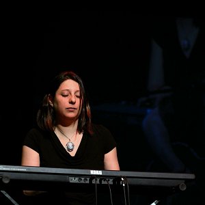 Interview: Frant1c – Eine sehr persönliche Geschichte
ogy.de/czge
#progressiverock #stoneprog #rock #progrock #music #prog #progressivemetal #classicrock #hardrock #rockmusic #vinyl #guitar #metal #vinylcollection #festival #heavymetal #artrock #progressive #guitarist